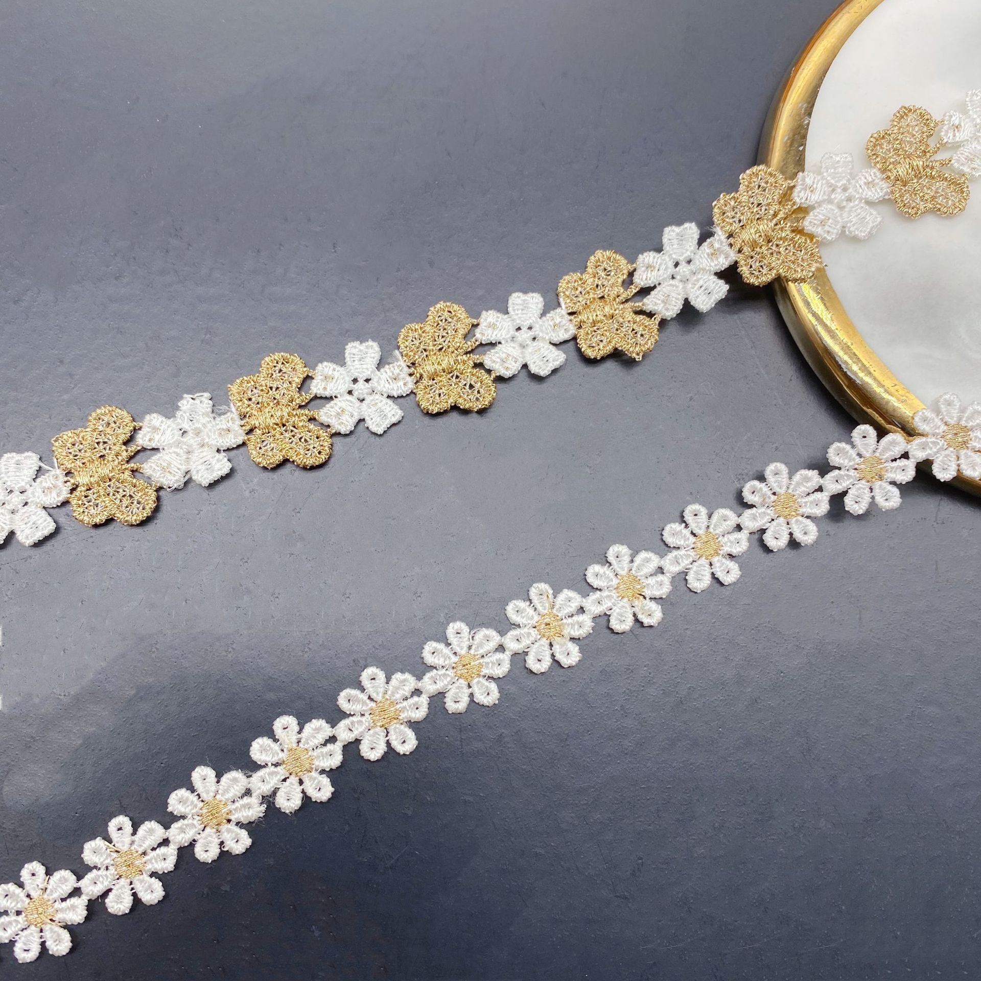 Hollow Embroidery Two-color Sm - Lace Ribbon Trim avis et prix