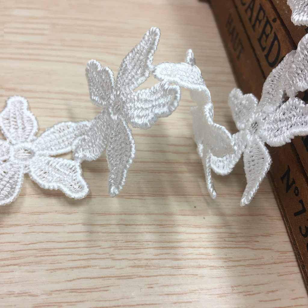 Embroidered Five-leaf Flower O - Lace Ribbon Trim avis et prix