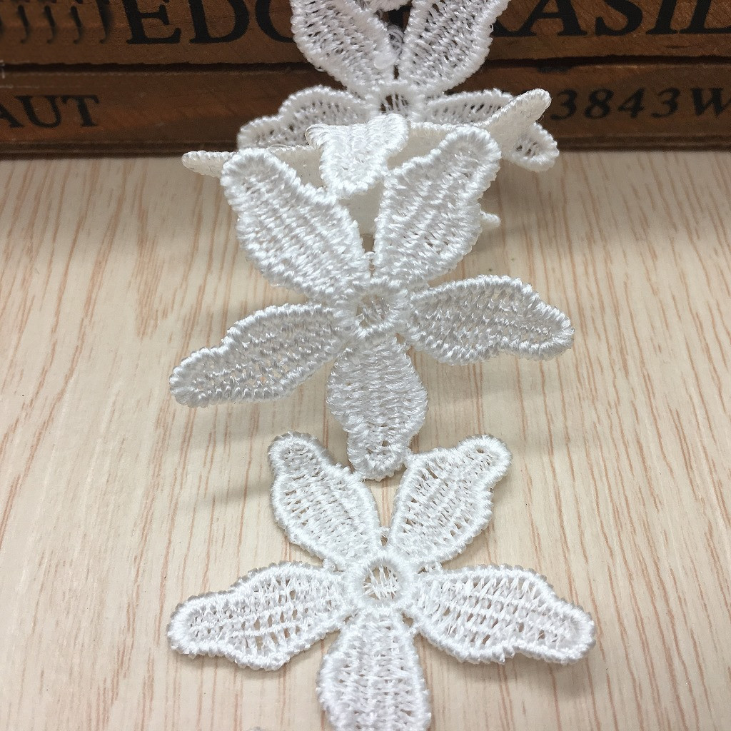 Embroidered Five-leaf Flower O - Lace Ribbon Trim avis et prix