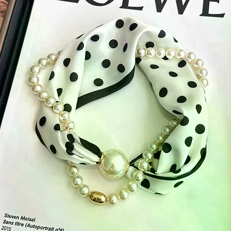 Magnetic Narrow Elegant Satins - Pearl Trim Chain avis et prix