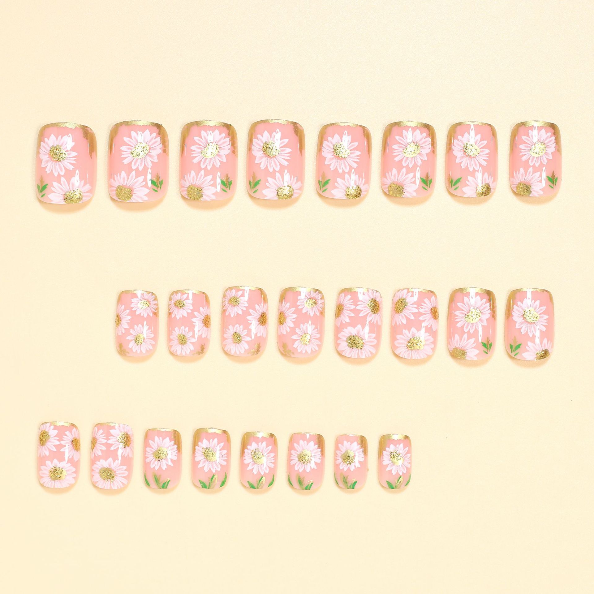 Short Square fake nails golden - Embroidery Embellishments avis et prix