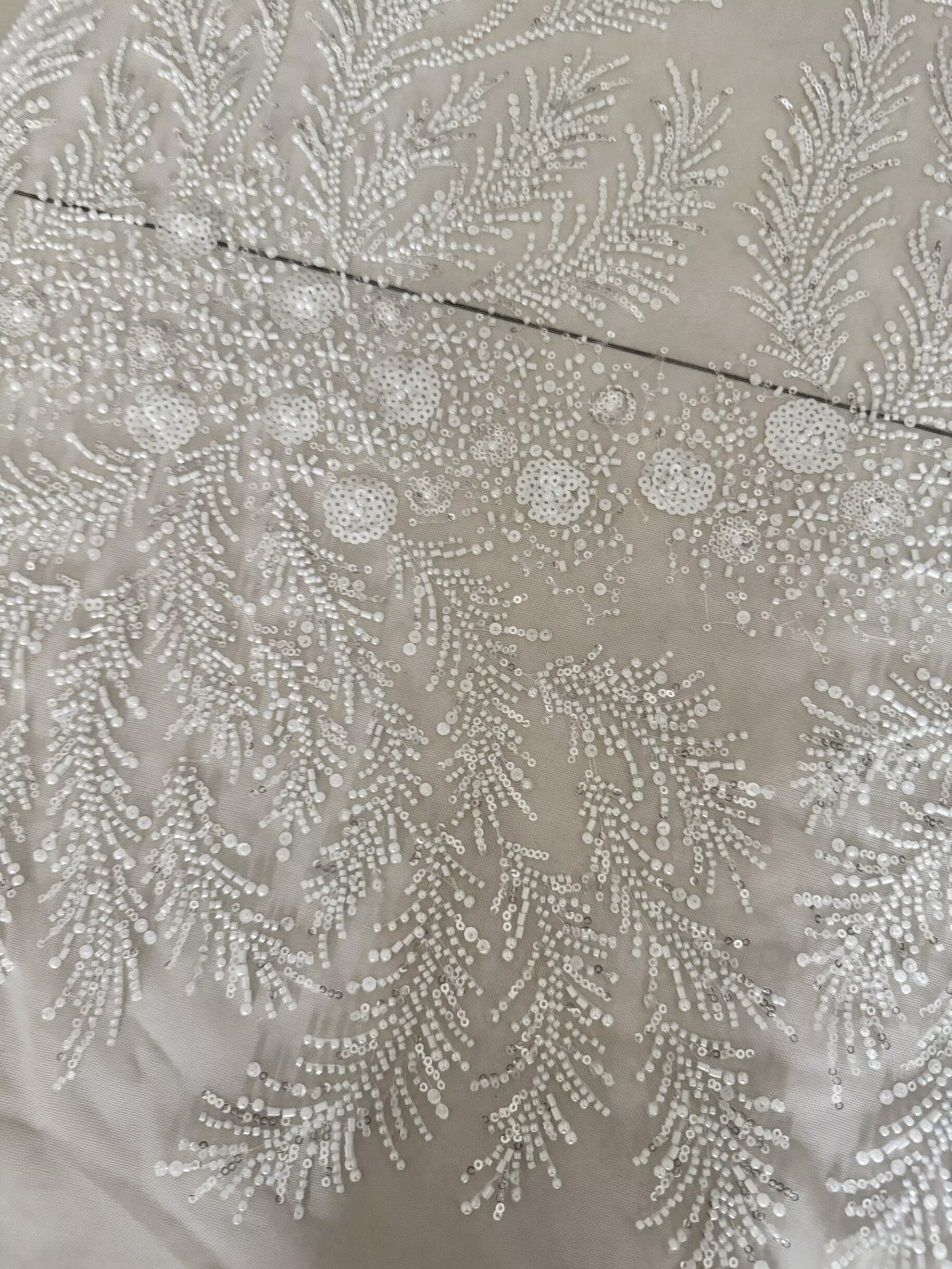 White Beaded Pearl Crystal Seq - Crystal Mesh Fabric avis et prix