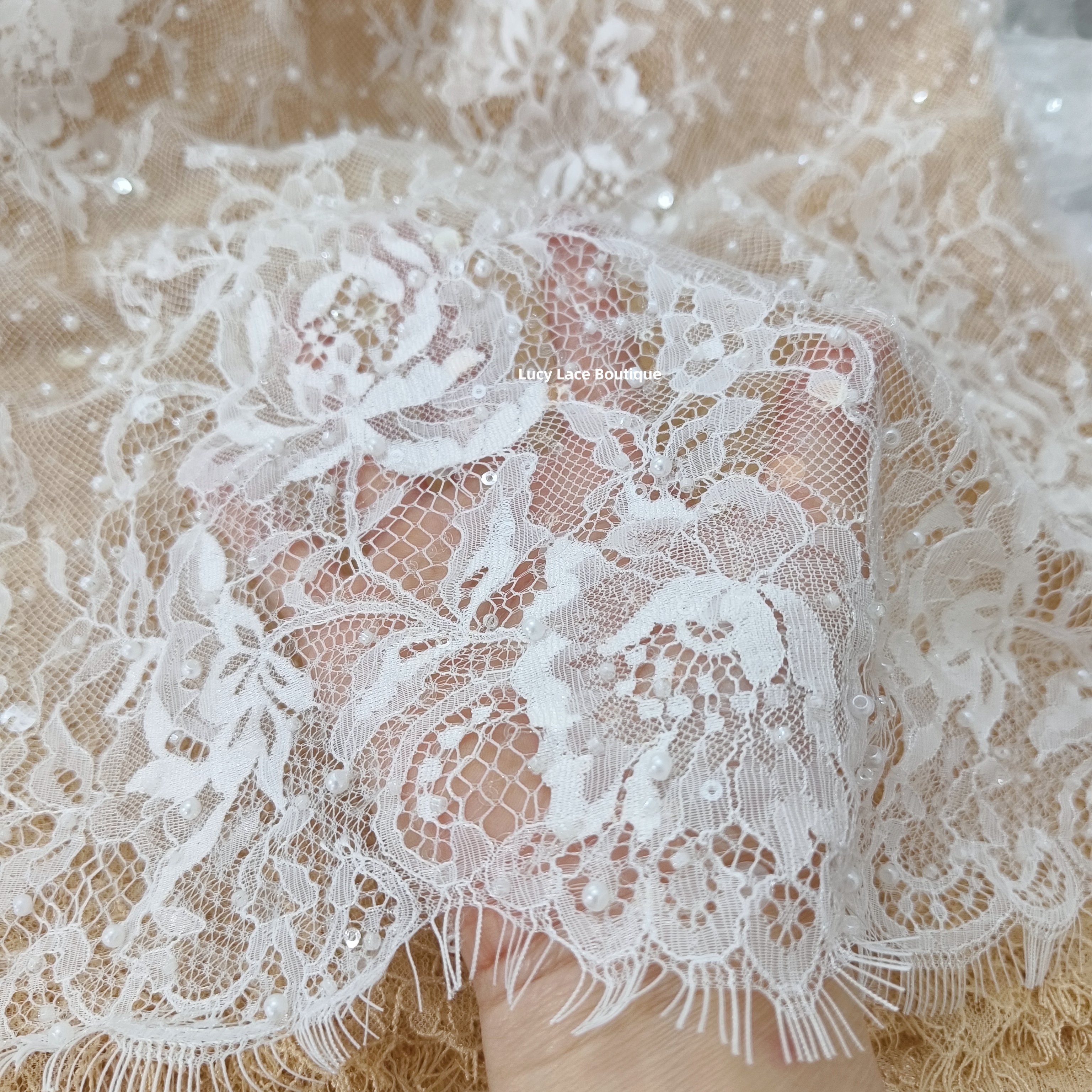 1 Panel 1.5M Wide 3M Long Off  - Sequin Fabric Panel avis et prix