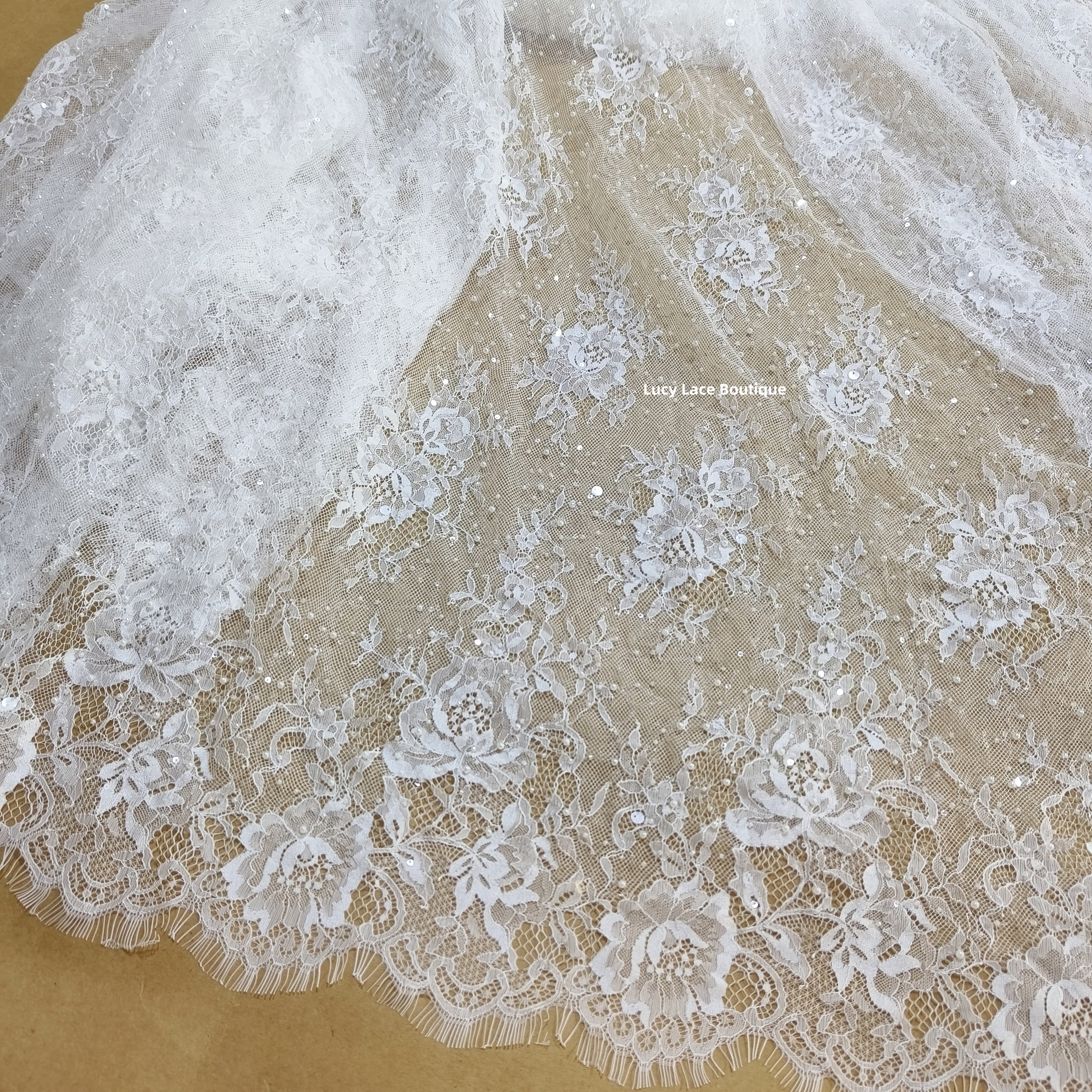 1 Panel 1.5M Wide 3M Long Off  - Sequin Fabric Panel avis et prix